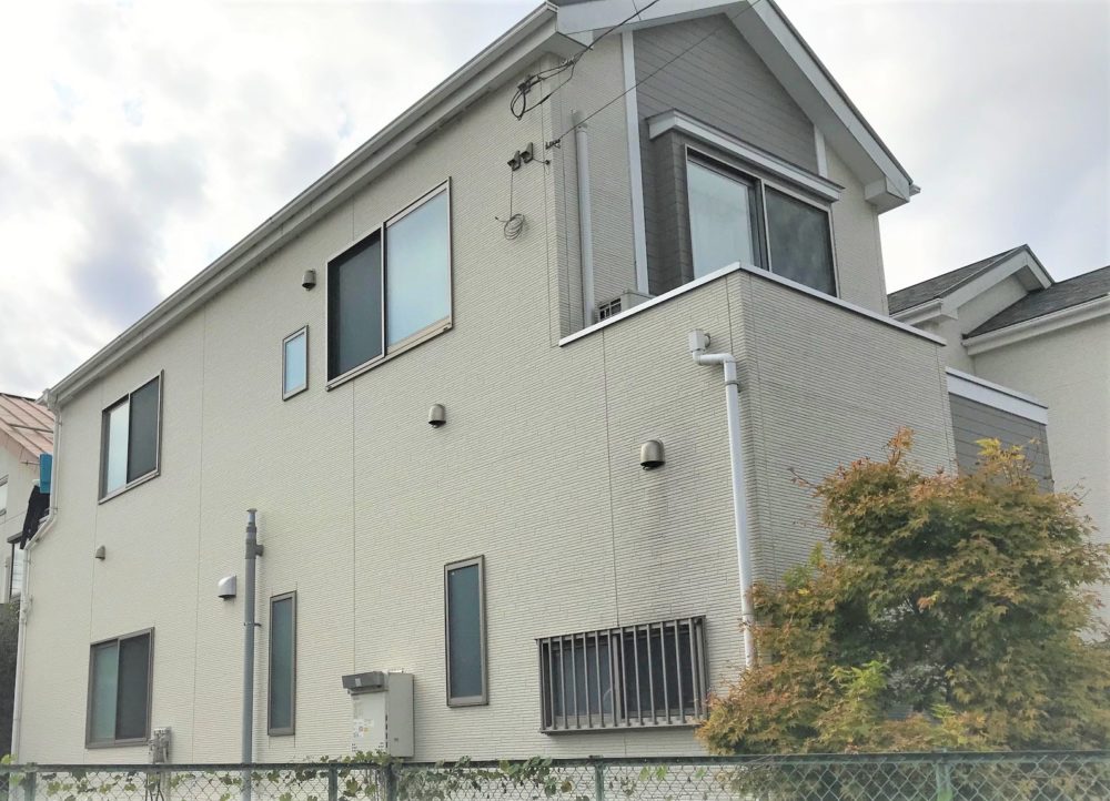 海老名市 1階と2階の窓にシャッター取付 施工例 海老名市でリフォームなら海老名トーヨー住器