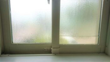 ペアガラスの内部結露のお話し 海老名市でリフォームなら海老名トーヨー住器