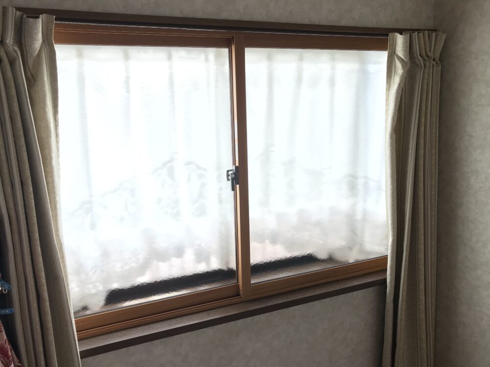 海老名市　出窓の寒さと結露には内窓をお勧めします！