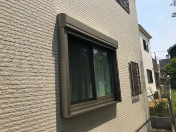 【海老名市 リフォーム】安心と安全を実現！面格子とシャッターの取り付け