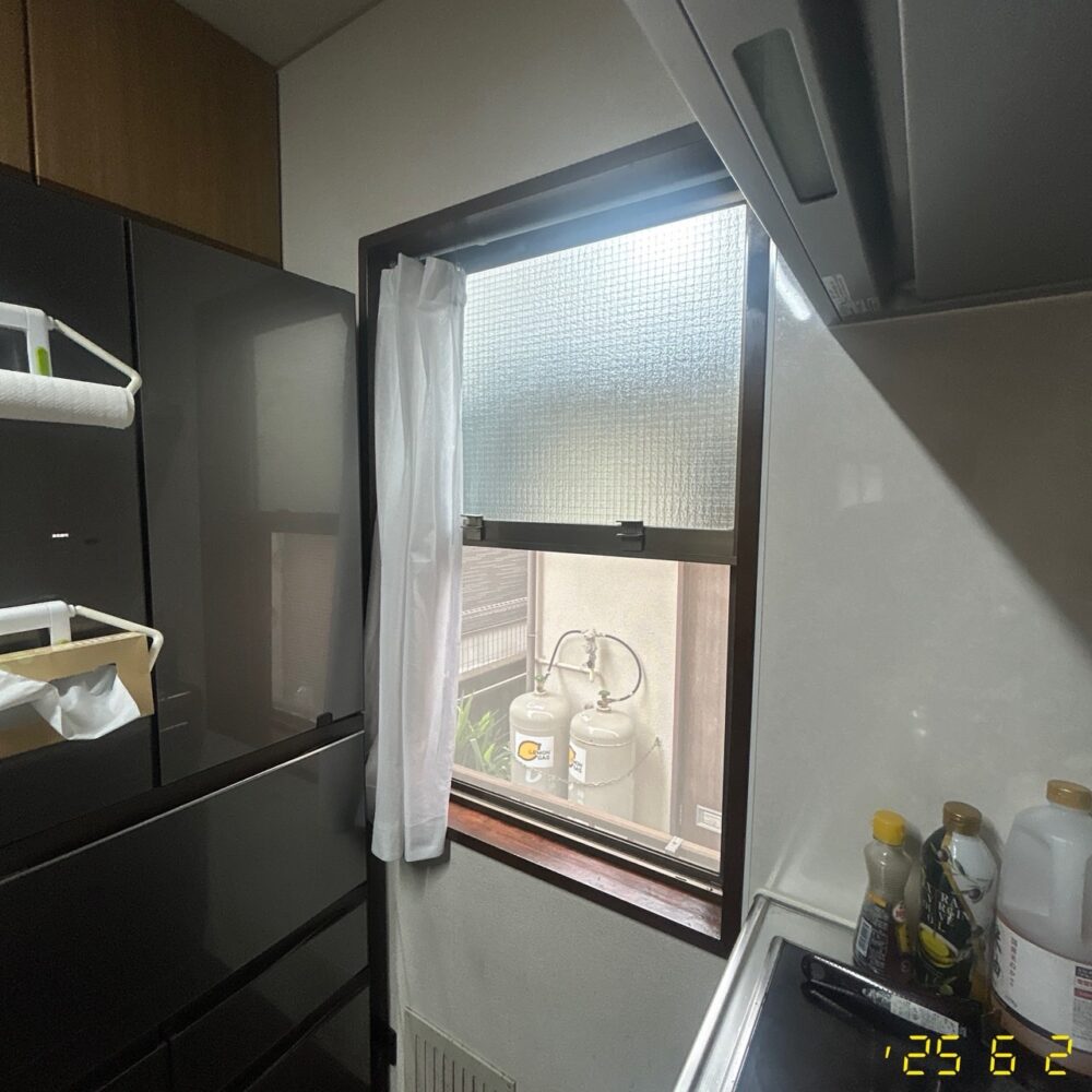 海老名-キッチン-東-窓-結露対策-施工前 海老名-キッチン-東-窓-結露対策-施工前