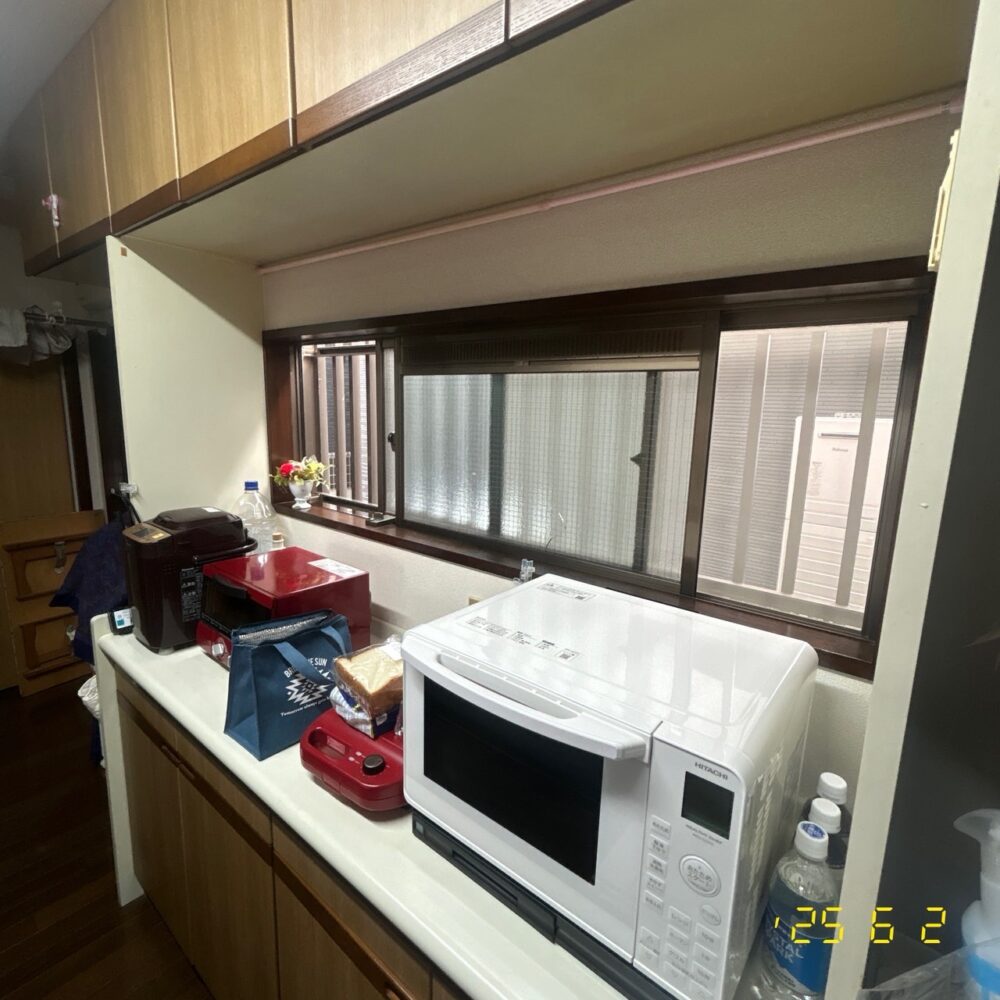 海老名-キッチン-北-引き違い窓-隙間風-施工前 海老名-キッチン-北-引き違い窓-隙間風-施工前