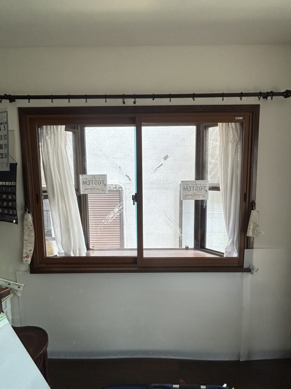 海老名-リビング-東-内窓-インプラス-キャラメルウッド-施工後 海老名-リビング-東-内窓-インプラス-キャラメルウッド-施工後