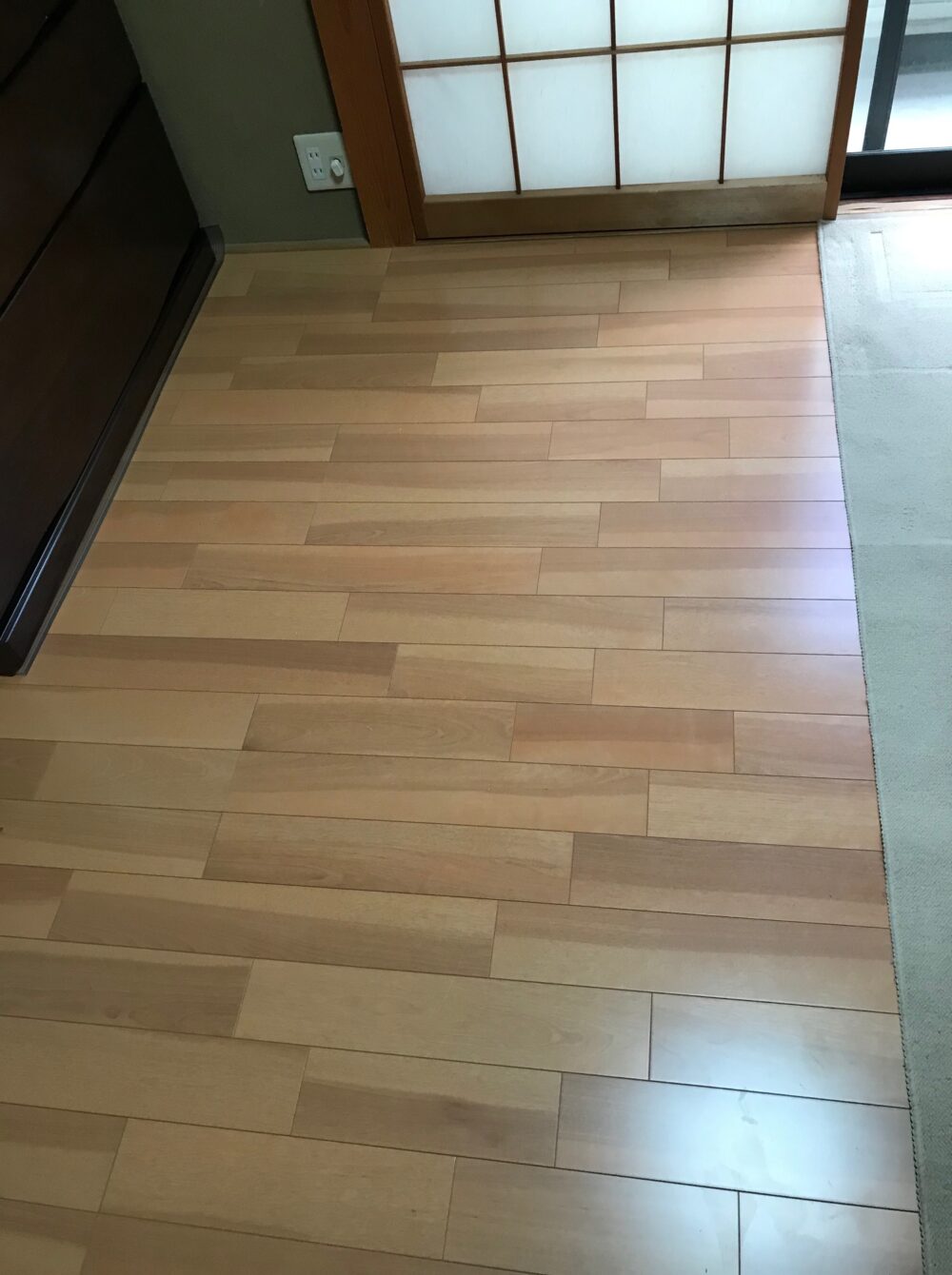 海老名市での床暖房リフォーム完成後:和室から温もりあるフローリングの洋室へ