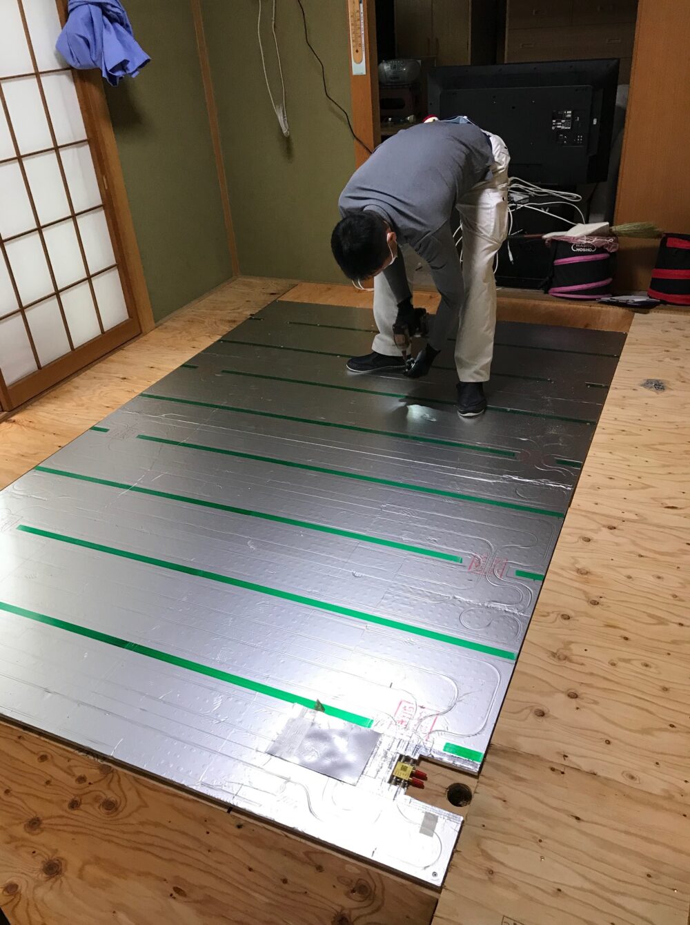 【海老名市 リフォーム】海老名市は底冷えがキツい？足元から温まる「床のリフォーム」と断熱改修のコツ