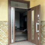 【海老名市 リフォーム】築33年の玄関を1日で一新！LIXILリシェントで叶える断熱・防犯・美観の両立