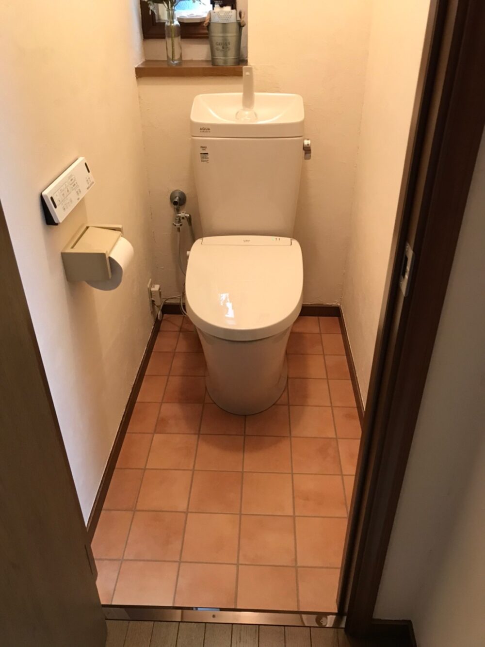 【海老名市 リフォーム】漆喰壁で叶える!温かみと快適性を兼ね備えた理想のトイレ空間 【海老名市 リフォーム】漆喰壁で叶える!温かみと快適性を兼ね備えた理想のトイレ空間