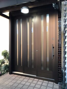 綾瀬市　ＹＫＫドアリモを使ってドア→引き戸へ玄関のリフォーム　施工例