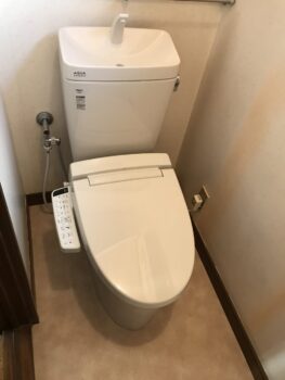 海老名市　ＬIXIL製「アメージュＺフチレスタイプ」　トイレリフォーム施工例